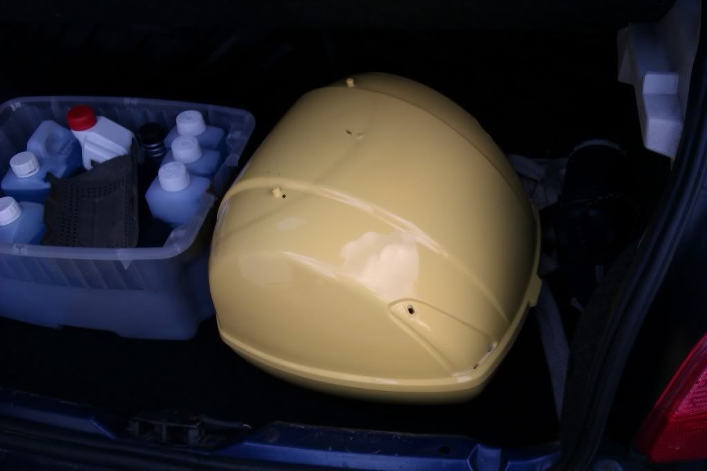 Modern Vespa gts 300 painted top box, what do you think?