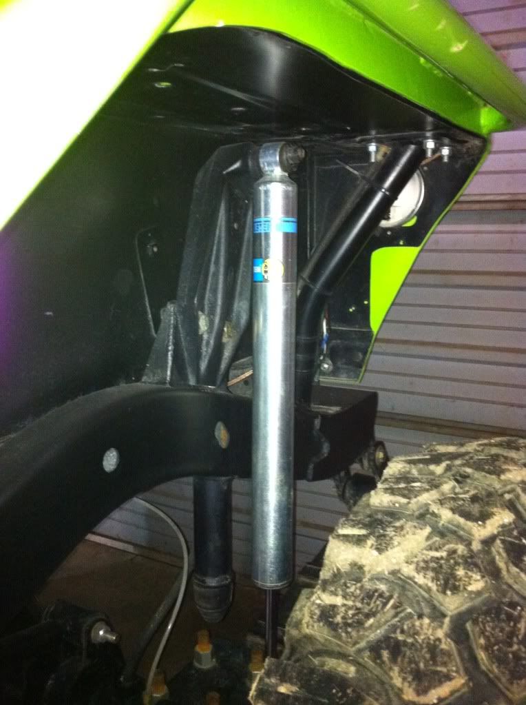 Outboarding rear shocks Pirate 4x4