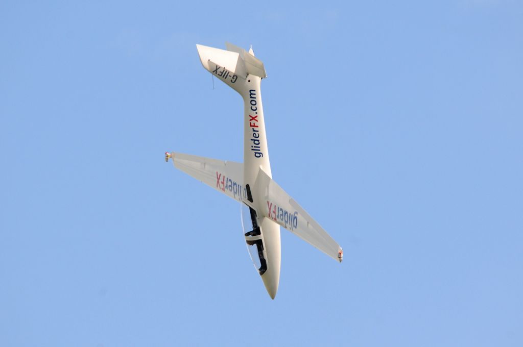 http://i910.photobucket.com/albums/ac307/hydealfred/Airshows/DSC_6469a.jpg