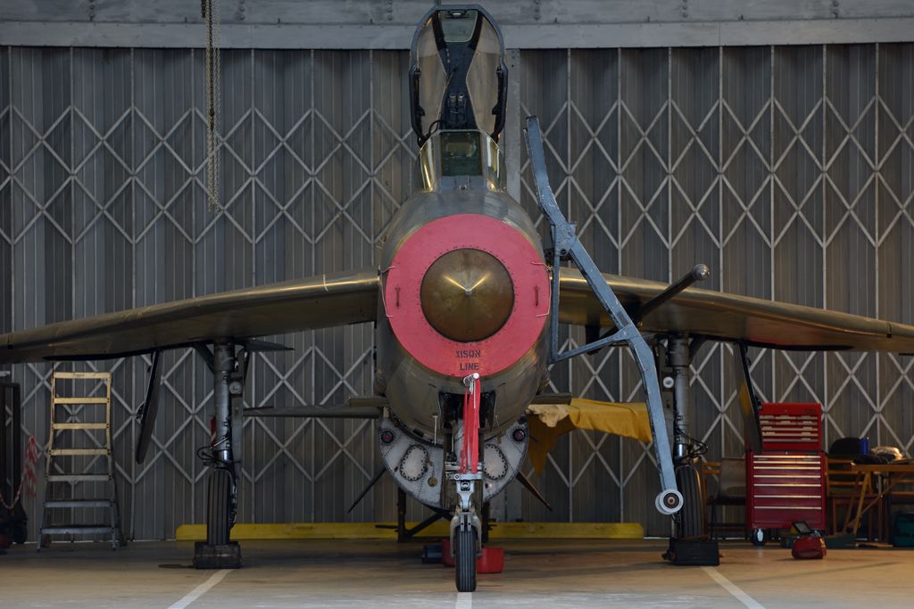 http://i910.photobucket.com/albums/ac307/hydealfred/Bruntingthorpe%20Feb%202013/DSC_2977_zps32e1c0f9.jpg